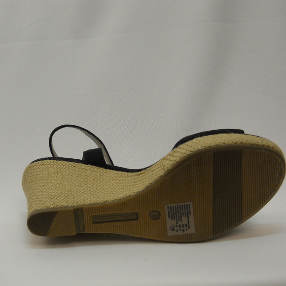 Montego Bay Club Ladies Canvas Wedge Shoe Open-Toe Solid Black Size 10 (M) - Picture 7 of 9